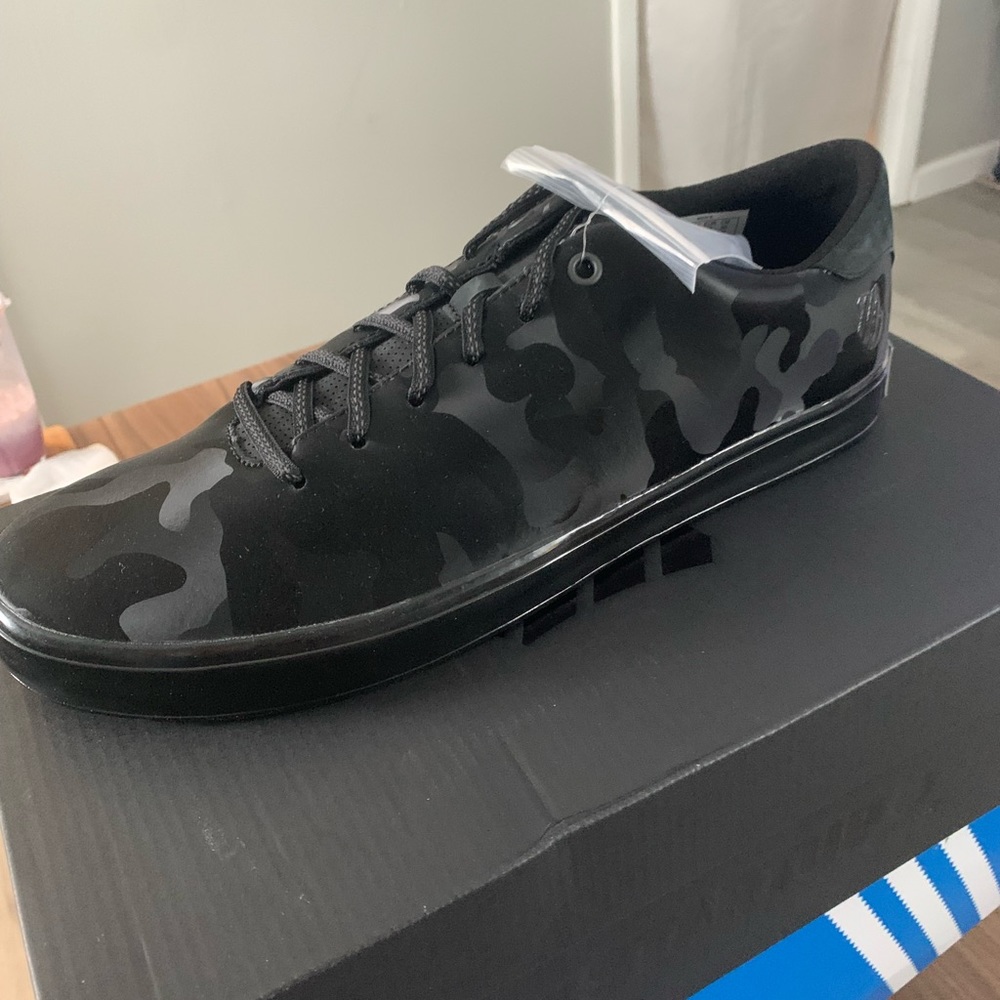 MENS COURT PRO STARTUP X CHASE JARVIS CREATOR